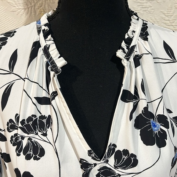 White House Black Market blouse, size XS‎ - Picture 3 of 15